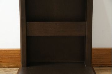 中古　美品　カリモクChitano風のすっきりとしたデザインがおしゃれなサイドテーブル(ナイトテーブル、花台、飾り台)(R-081848)