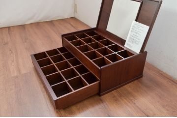 中古　未使用　展示品　新古品　インテリアデザイナー　土屋晃一　整理整頓に便利なタイドロア(ネクタイケース、ネクタイ箪笥、ネクタイ入れ、小物入れ、小物収納、卓上収納)(R-081850)