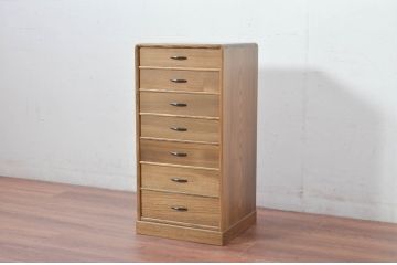 中古　未使用展示品　新古品　内部桐材　職人手作り　美しい柾目のシンプルな7段小引き出し(卓上収納、小物収納、サイドチェスト)(定価約15万円)(R-081851)