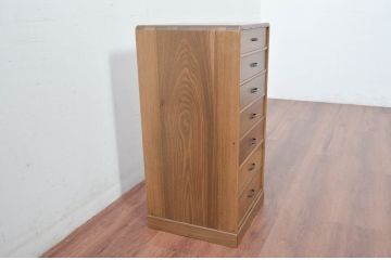 中古　未使用展示品　新古品　内部桐材　職人手作り　美しい柾目のシンプルな7段小引き出し(卓上収納、小物収納、サイドチェスト)(定価約15万円)(R-081851)