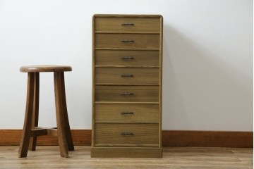 中古　未使用展示品　新古品　内部桐材　職人手作り　美しい柾目のシンプルな7段小引き出し(卓上収納、小物収納、サイドチェスト)(定価約15万円)(R-081851)