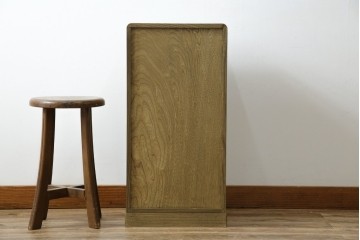 中古　未使用展示品　新古品　内部桐材　職人手作り　美しい柾目のシンプルな7段小引き出し(卓上収納、小物収納、サイドチェスト)(定価約15万円)(R-081851)