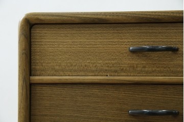 中古　未使用展示品　新古品　内部桐材　職人手作り　美しい柾目のシンプルな7段小引き出し(卓上収納、小物収納、サイドチェスト)(定価約15万円)(R-081851)