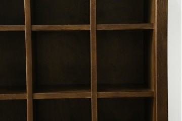 新古　未使用展示品　職人手作り　シンプルなデザインが取り入れやすい小さなマス目棚　(R-081853)