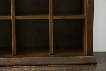 新古　未使用展示品　職人手作り　シンプルなデザインが取り入れやすい小さなマス目棚　(R-081853)