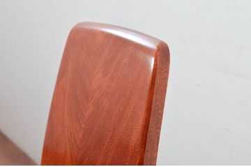 中古　未使用　展示品　新古品　岩手岩泉・純木家具　胡桃(クルミ)材　漆塗り　心地よい木の風合いが魅力的な板座RBチェア(アールバックチェア、ダイニングチェア、アームレスチェア、板座チェア、椅子、イス)(定価約10万円)(R-081854)
