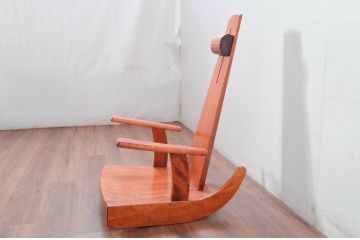 中古　未使用　展示品　新古品　岩手岩泉・純木家具　胡桃(クルミ)材　漆塗り　心地よい木の風合いが魅力的な安楽座椅子(ロッキングチェア、板座チェア、座椅子、揺りイス、アームチェア、椅子、イス)(定価約22万円)(R-081856)
