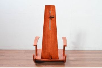 中古　未使用　展示品　新古品　岩手岩泉・純木家具　胡桃(クルミ)材　漆塗り　心地よい木の風合いが魅力的な安楽座椅子(ロッキングチェア、板座チェア、座椅子、揺りイス、アームチェア、椅子、イス)(定価約22万円)(R-081856)