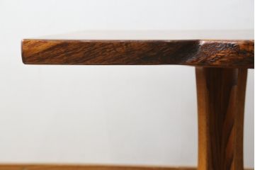 中古　未使用　展示品　新古品　岩手岩泉・純木家具　栓材　漆塗り　心地よい木の風合いが魅力的なローテーブル(センターテーブル、リビングテーブル)(定価約17万円)(R-081857)