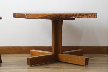 中古　未使用　展示品　新古品　岩手岩泉・純木家具　栓材　漆塗り　心地よい木の風合いが魅力的なローテーブル(センターテーブル、リビングテーブル)(定価約17万円)(R-081857)