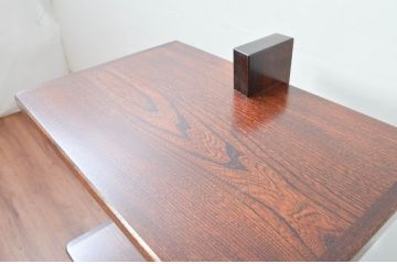 中古　未使用　展示品　新古品　栓材　漆塗り　心地よい木の風合いが魅力的な飾り棚(オープンラック、陳列棚、シェルフ、ディスプレイラック)(定価約12万円)(R-081858)