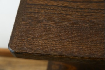 新古　未使用展示品　栓材　漆塗り　心地よい木の風合いが魅力的な飾り棚　定価約12万円　(R-081858)