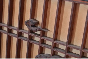アンティーク建具　雲の図の彫刻がアクセントの格子の障子欄間1枚(明り取り、明かり取り)(R-081862)
