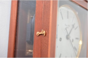 中古　美品　ドイツ　エルウィン・サトラ—(Erwin Sattler)社　三面面取りガラスの上品な高級柱時計　定価約60万円　(R-081863)
