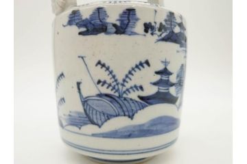 江戸期　古伊万里　染付　蛸唐草　山水図　匠の繊細な表現に引き付けられる銚子(花、急須、水注、酒器、和食器)(R-081865)