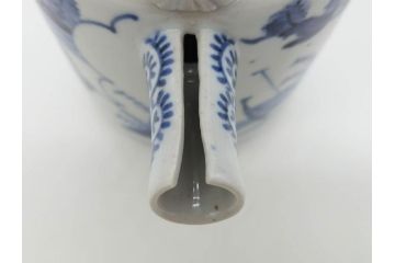 江戸期　古伊万里　染付　蛸唐草　山水図　匠の繊細な表現に引き付けられる銚子(花、急須、水注、酒器、和食器)(R-081865)