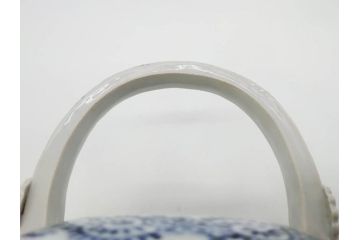 江戸期　古伊万里　染付　蛸唐草　山水図　匠の繊細な表現に引き付けられる銚子(花、急須、水注、酒器、和食器)(R-081865)
