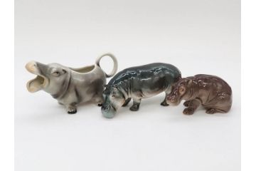 ドイツ　Goebel(ゲーベル)　Nymphenburg(ニンフェンブルグ)　カバ　生き生きとした造形が魅力のフィギュリン3点セット(動物、置物、オブジェ、ディスプレイ)(R-081868)
