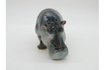 ドイツ　Goebel(ゲーベル)　Nymphenburg(ニンフェンブルグ)　カバ　生き生きとした造形が魅力のフィギュリン3点セット(動物、置物、オブジェ、ディスプレイ)(R-081868)