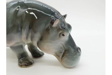 ドイツ　Goebel(ゲーベル)　Nymphenburg(ニンフェンブルグ)　カバ　生き生きとした造形が魅力のフィギュリン3点セット(動物、置物、オブジェ、ディスプレイ)(R-081868)