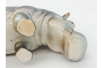 ドイツ　Goebel(ゲーベル)　Nymphenburg(ニンフェンブルグ)　カバ　生き生きとした造形が魅力のフィギュリン3点セット(動物、置物、オブジェ、ディスプレイ)(R-081868)