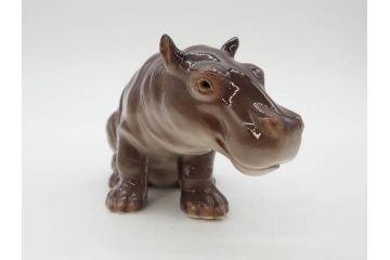 ドイツ　Goebel(ゲーベル)　Nymphenburg(ニンフェンブルグ)　カバ　生き生きとした造形が魅力のフィギュリン3点セット(動物、置物、オブジェ、ディスプレイ)(R-081868)