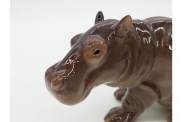 ドイツ　Goebel(ゲーベル)　Nymphenburg(ニンフェンブルグ)　カバ　生き生きとした造形が魅力のフィギュリン3点セット(動物、置物、オブジェ、ディスプレイ)(R-081868)