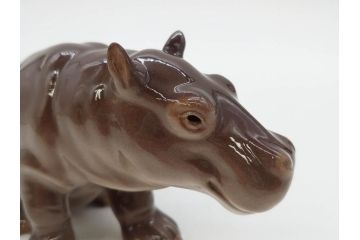ドイツ　Goebel(ゲーベル)　Nymphenburg(ニンフェンブルグ)　カバ　生き生きとした造形が魅力のフィギュリン3点セット(動物、置物、オブジェ、ディスプレイ)(R-081868)