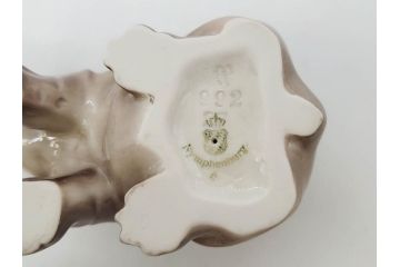 ドイツ　Goebel(ゲーベル)　Nymphenburg(ニンフェンブルグ)　カバ　生き生きとした造形が魅力のフィギュリン3点セット(動物、置物、オブジェ、ディスプレイ)(R-081868)