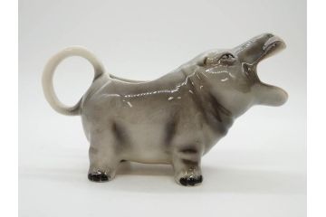 ドイツ　Goebel(ゲーベル)　Nymphenburg(ニンフェンブルグ)　カバ　生き生きとした造形が魅力のフィギュリン3点セット(動物、置物、オブジェ、ディスプレイ)(R-081868)