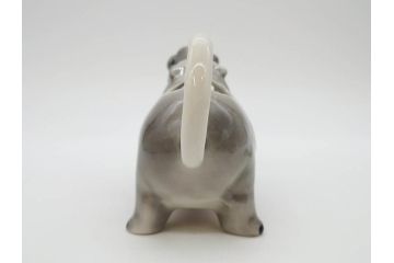 ドイツ　Goebel(ゲーベル)　Nymphenburg(ニンフェンブルグ)　カバ　生き生きとした造形が魅力のフィギュリン3点セット(動物、置物、オブジェ、ディスプレイ)(R-081868)