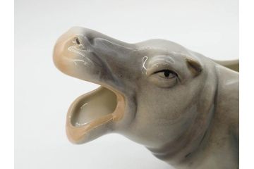 ドイツ　Goebel(ゲーベル)　Nymphenburg(ニンフェンブルグ)　カバ　生き生きとした造形が魅力のフィギュリン3点セット(動物、置物、オブジェ、ディスプレイ)(R-081868)