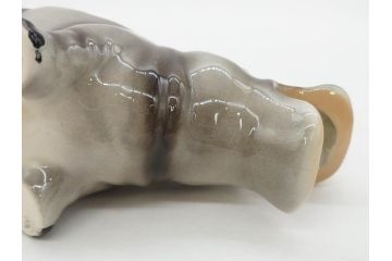 ドイツ　Goebel(ゲーベル)　Nymphenburg(ニンフェンブルグ)　カバ　生き生きとした造形が魅力のフィギュリン3点セット(動物、置物、オブジェ、ディスプレイ)(R-081868)