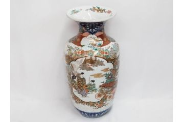 江戸〜明治期　古伊万里　錦地　色絵　高さ 約57cm　華麗な色付が美しい花瓶(松、菊、花鳥、鳳凰、人物、風景、獅子、花生、花入、花器、金彩、二尺、共箱付)(R-081878)