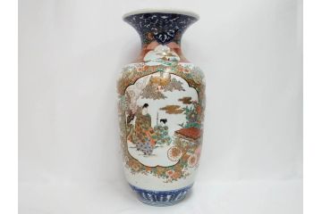江戸〜明治期　古伊万里　錦地　色絵　高さ 約57cm　華麗な色付が美しい花瓶(松、菊、花鳥、鳳凰、人物、風景、獅子、花生、花入、花器、金彩、二尺、共箱付)(R-081878)