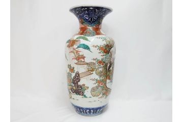 江戸〜明治期　古伊万里　錦地　色絵　高さ 約57cm　華麗な色付が美しい花瓶(松、菊、花鳥、鳳凰、人物、風景、獅子、花生、花入、花器、金彩、二尺、共箱付)(R-081878)