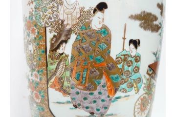 江戸〜明治期　古伊万里　錦地　色絵　高さ 約57cm　華麗な色付が美しい花瓶(松、菊、花鳥、鳳凰、人物、風景、獅子、花生、花入、花器、金彩、二尺、共箱付)(R-081878)