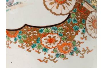 江戸〜明治期　古伊万里　錦地　色絵　高さ 約57cm　華麗な色付が美しい花瓶(松、菊、花鳥、鳳凰、人物、風景、獅子、花生、花入、花器、金彩、二尺、共箱付)(R-081878)