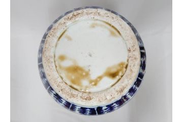 江戸〜明治期　古伊万里　錦地　色絵　高さ 約57cm　華麗な色付が美しい花瓶(松、菊、花鳥、鳳凰、人物、風景、獅子、花生、花入、花器、金彩、二尺、共箱付)(R-081878)