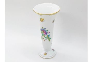 ヘレンド　ハンガリー　HEREND HVNGARY　ヴィクトリア・ブーケ　高さ 約22cm　気品を感じるフラワーベース(蝶、ちょう、花瓶、花入、花生、花器、金彩、ハンドペイント)(R-081879)