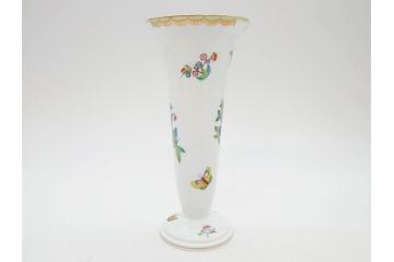 ヘレンド　ハンガリー　HEREND HVNGARY　ヴィクトリア・ブーケ　高さ 約22cm　気品を感じるフラワーベース(蝶、ちょう、花瓶、花入、花生、花器、金彩、ハンドペイント)(R-081879)