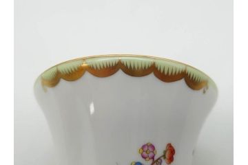ヘレンド　ハンガリー　HEREND HVNGARY　ヴィクトリア・ブーケ　高さ 約22cm　気品を感じるフラワーベース(蝶、ちょう、花瓶、花入、花生、花器、金彩、ハンドペイント)(R-081879)