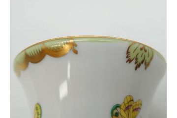 ヘレンド　ハンガリー　HEREND HVNGARY　ヴィクトリア・ブーケ　高さ 約22cm　気品を感じるフラワーベース(蝶、ちょう、花瓶、花入、花生、花器、金彩、ハンドペイント)(R-081879)