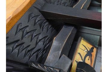 心峰　木彫　緻密でリアルな匠の技が光る立体額(遠近法応用額、壁掛け、壁飾り、古民家、ディスプレイ)(R-081880)