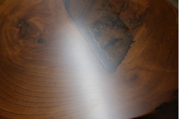 中古　美品　国産職人手作り　自然な形をそのまま活かした造りが魅力的な飾り棚　(R-081886)