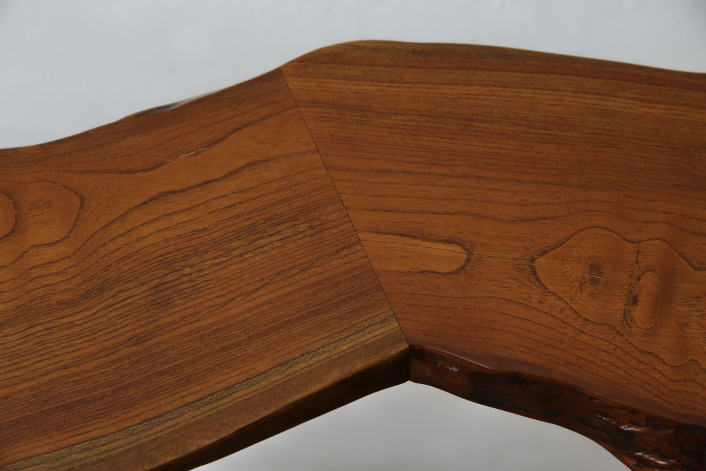 中古　美品　国産職人手作り　自然な形をそのまま活かした造りが魅力的な飾り棚　(R-081886)