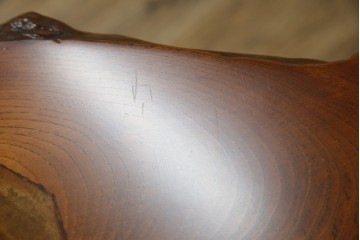 中古　美品　国産職人手作り　自然な形をそのまま活かした造りが魅力的な飾り棚　(R-081886)