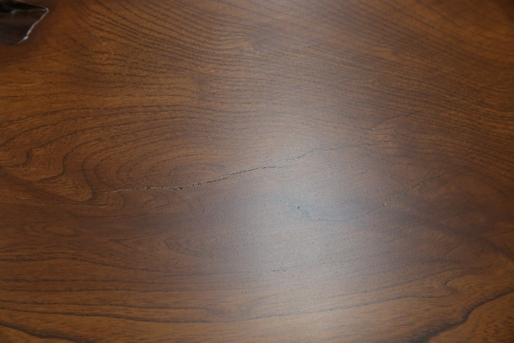 中古　美品　国産職人手作り　自然な形をそのまま活かした造りが魅力的な飾り棚　(R-081886)