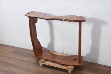 中古　美品　国産職人手作り　自然な形をそのまま活かした造りが魅力的な飾り棚(飾り台、花台、ディスプレイ)(R-081886)