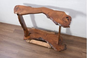 中古　美品　国産職人手作り　自然な形をそのまま活かした造りが魅力的な飾り棚(飾り台、花台、ディスプレイ)(R-081886)
